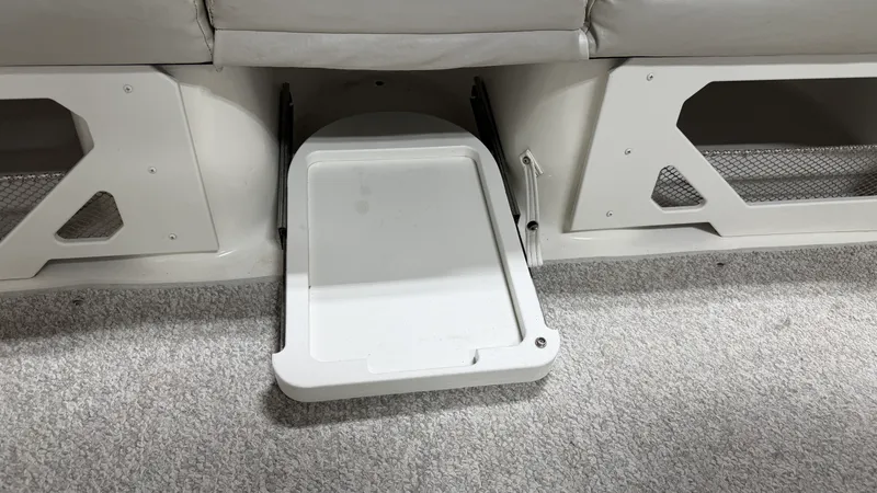 Slide: The Image of Glastron 205 GT 2008 - 30