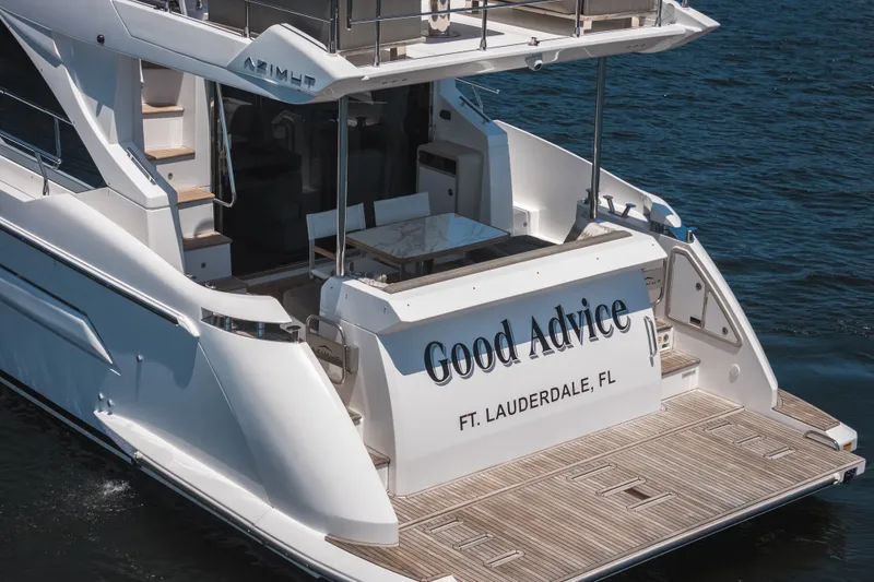 Slide: The Image of Azimut 50 FLY 2021 - 11