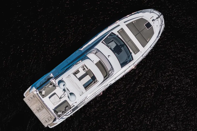 Slide: The Image of Azimut 50 FLY 2021 - 14