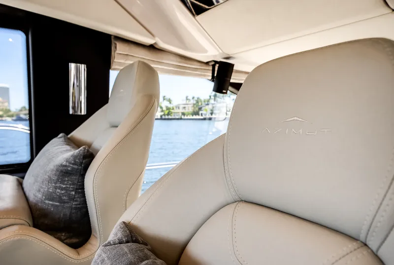 Slide: The Image of Azimut 50 FLY 2021 - 41