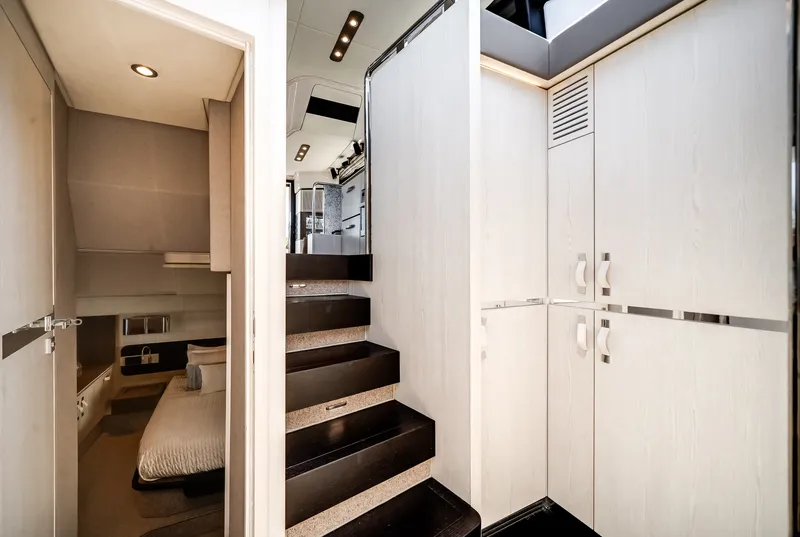Slide: The Image of Azimut 50 FLY 2021 - 47