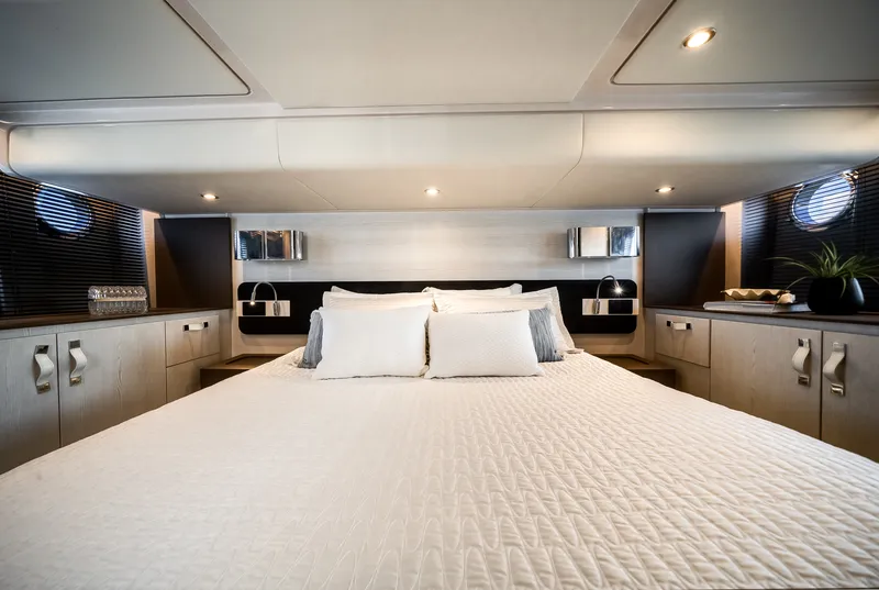 Slide: The Image of Azimut 50 FLY 2021 - 48
