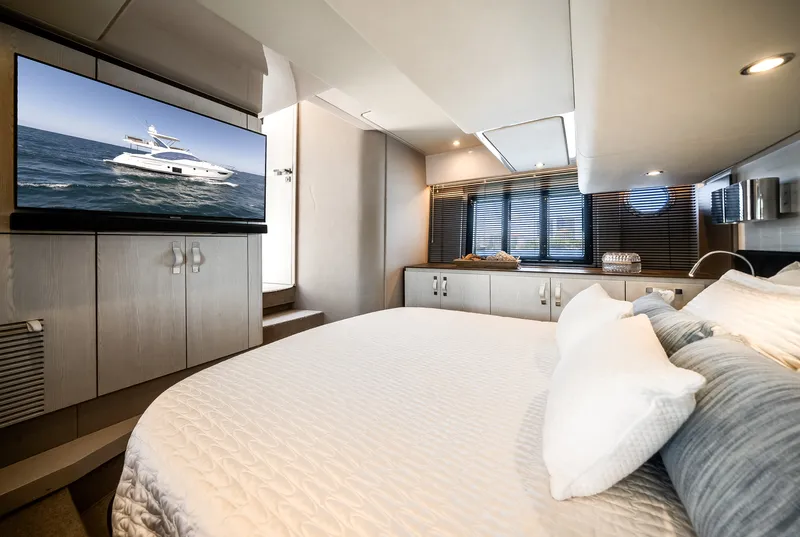 Slide: The Image of Azimut 50 FLY 2021 - 49