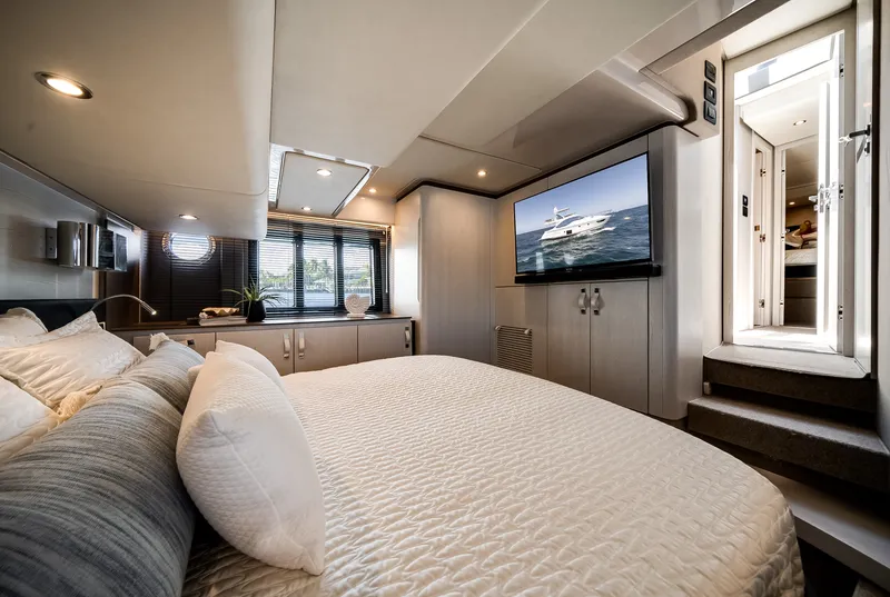 Slide: The Image of Azimut 50 FLY 2021 - 50