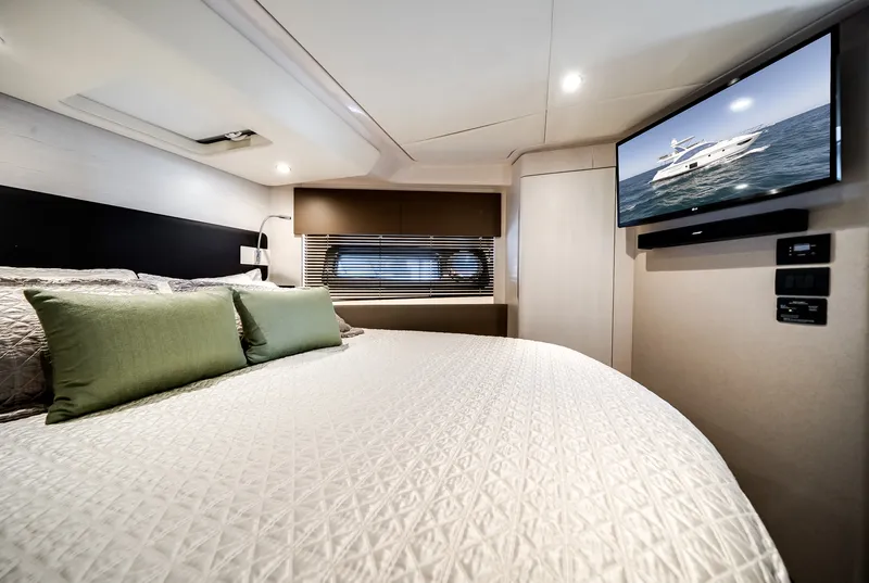Slide: The Image of Azimut 50 FLY 2021 - 55