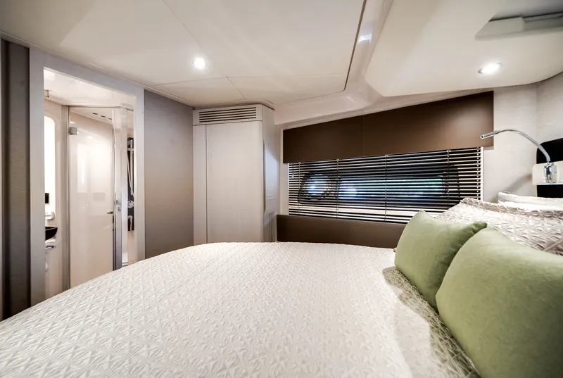 Slide: The Image of Azimut 50 FLY 2021 - 56