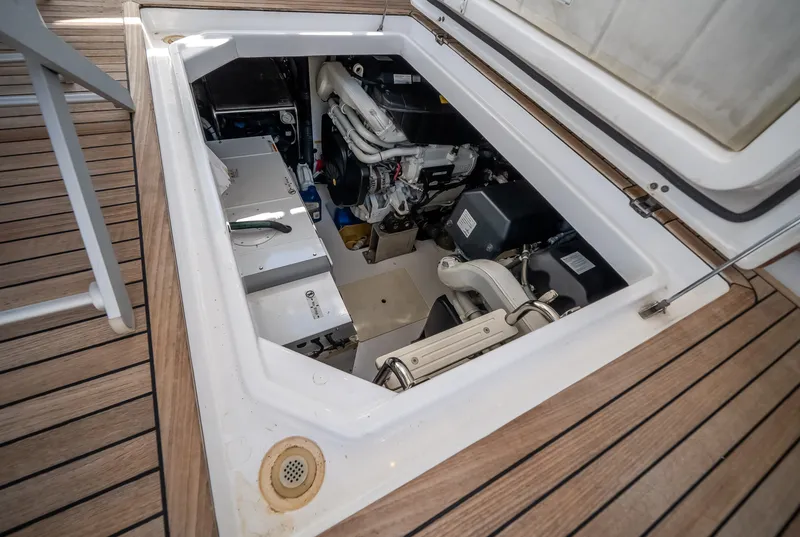 Slide: The Image of Azimut 50 FLY 2021 - 59