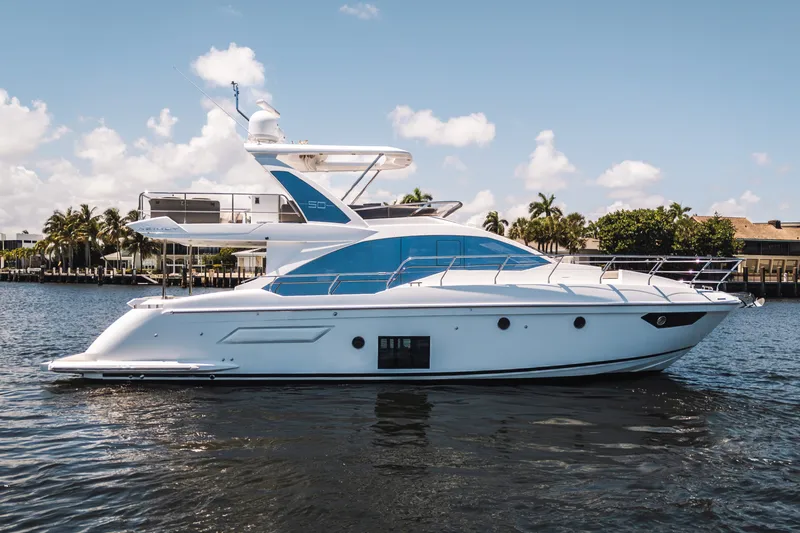 Slide: The Image of Azimut 50 FLY 2021 - 6