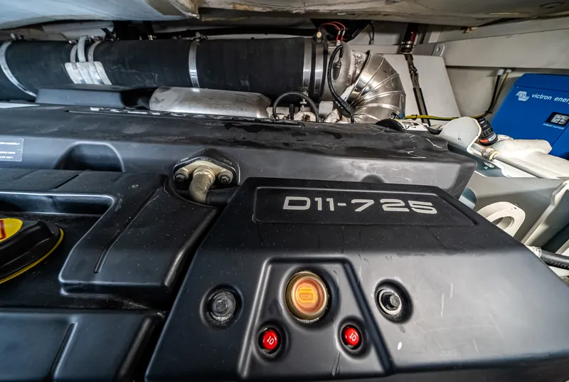 Slide: The Image of Azimut 50 FLY 2021 - 61