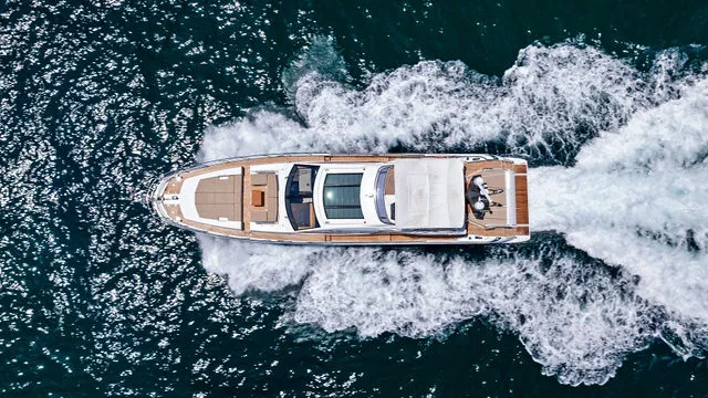 Slide: The Image of Azimut 50 FLY 2021 - 69
