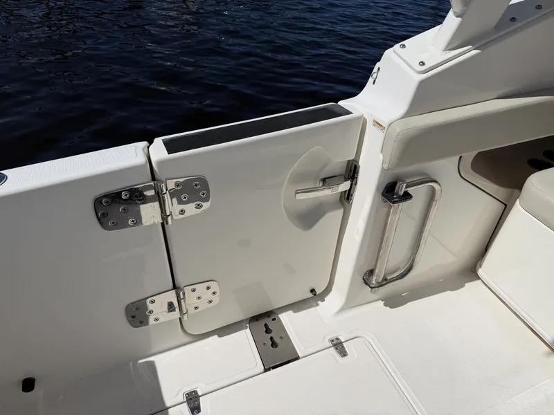 Slide: The Image of Boston Whaler 280 VANTAGE 2021 - 10