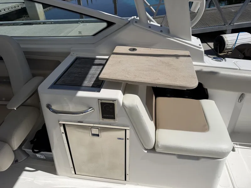 Slide: The Image of Boston Whaler 280 VANTAGE 2021 - 13