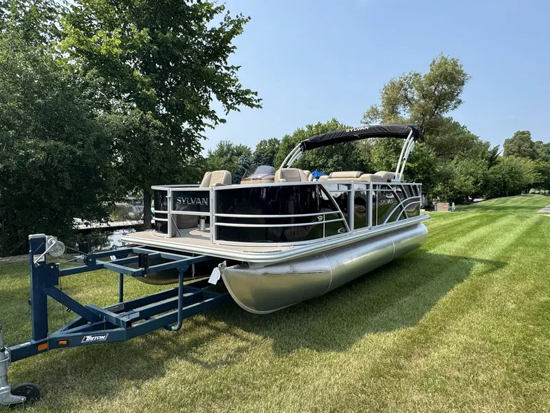 Slide: The Image of Sylvan MIRAGE 8520 2025 - 1