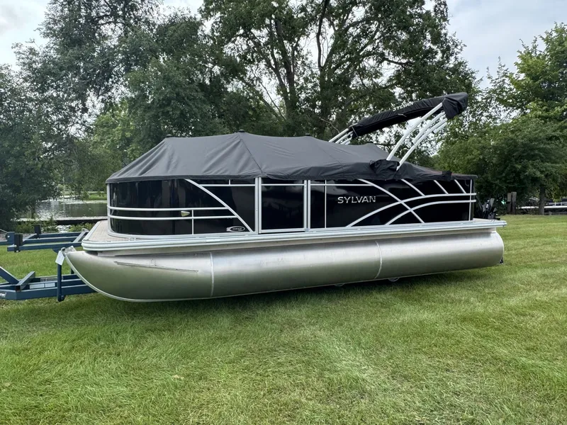 Slide: The Image of Sylvan MIRAGE 8520 2025 - 19