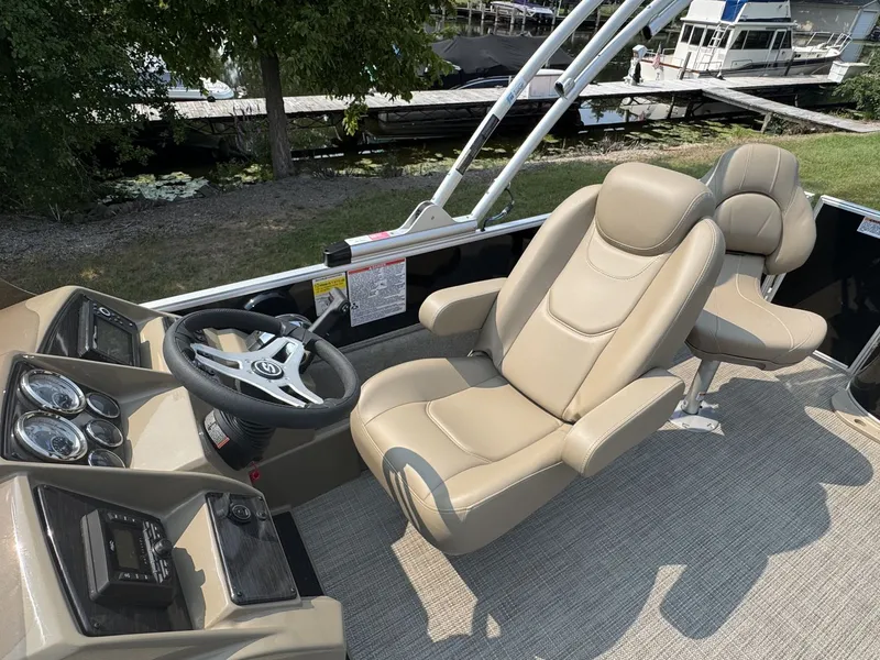 Slide: The Image of Sylvan MIRAGE 8520 2025 - 5