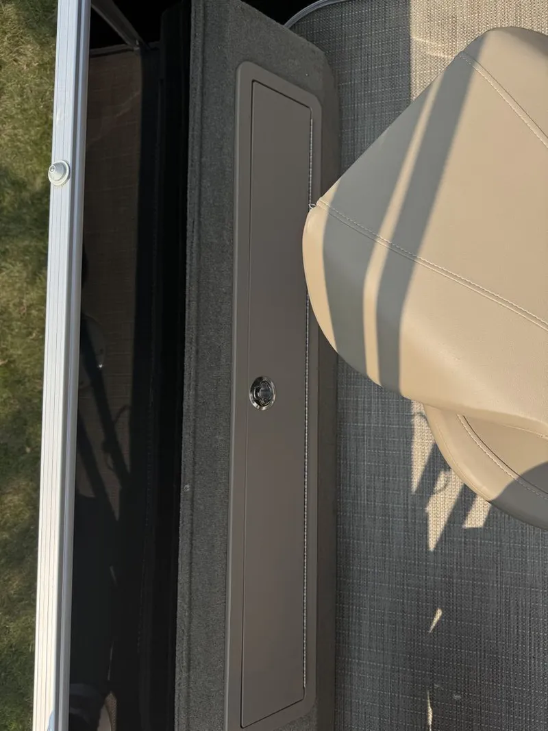 Slide: The Image of Sylvan MIRAGE 8520 2025 - 2