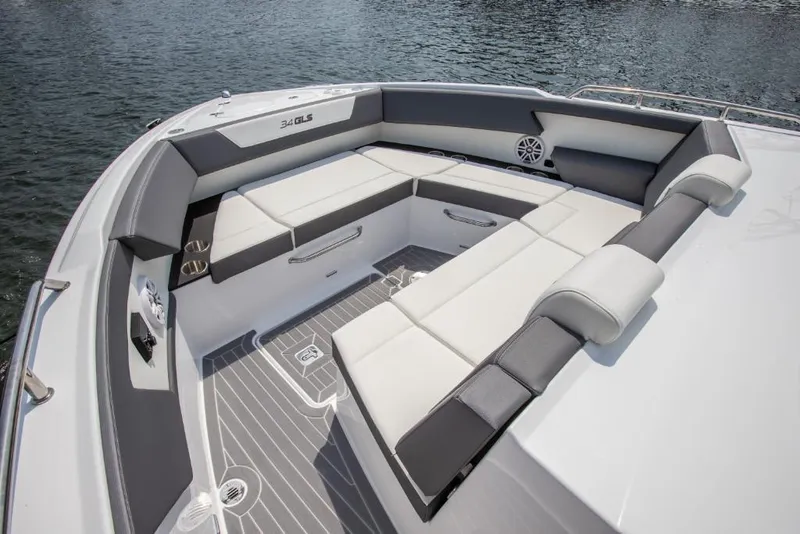 Slide: The Image of Cruisers 34 GLS 2026 - 23