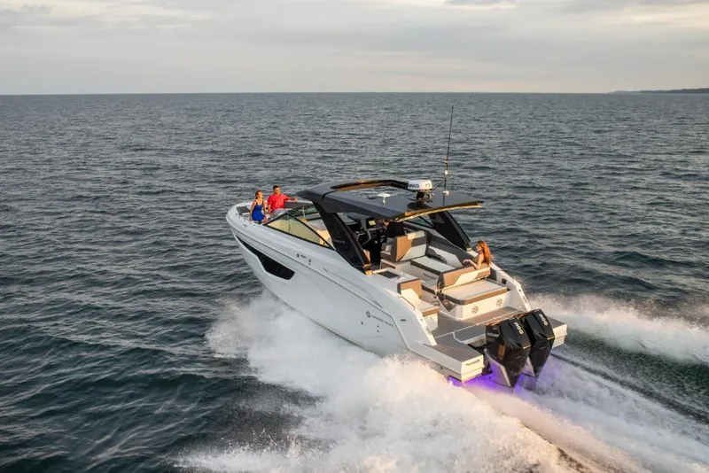 Slide: The Image of Cruisers 34 GLS 2026 - 7