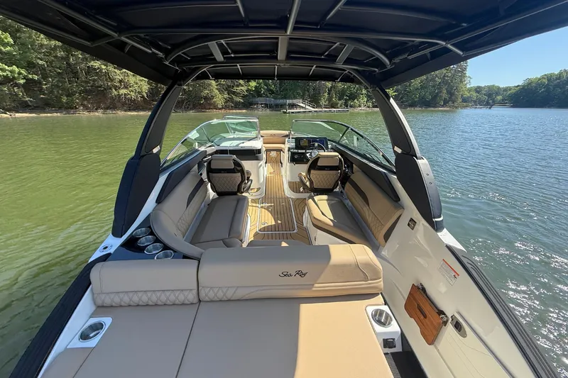 Slide: The Image of Sea Ray SLX 260 Outboard 2026 - 11