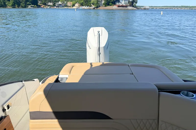 Slide: The Image of Sea Ray SLX 260 Outboard 2026 - 14