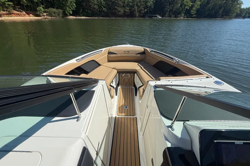 Slide: The Image of Sea Ray SLX 260 Outboard 2026 - 26
