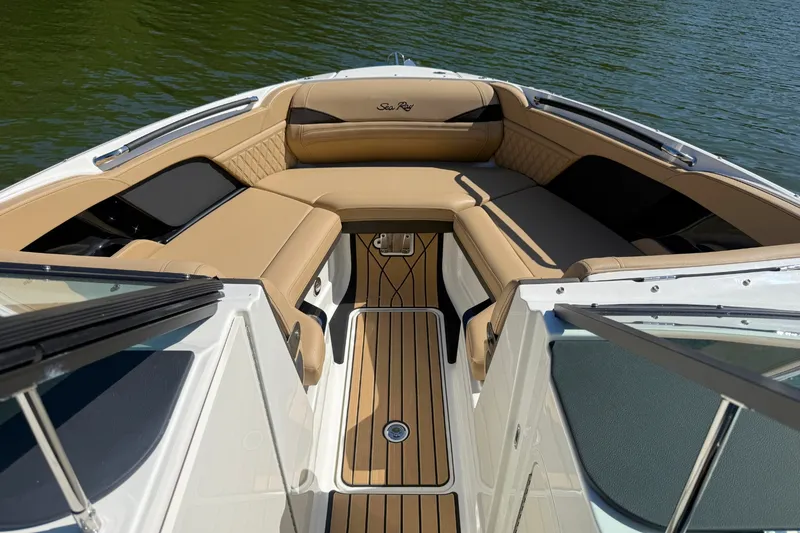 Slide: The Image of Sea Ray SLX 260 Outboard 2026 - 27