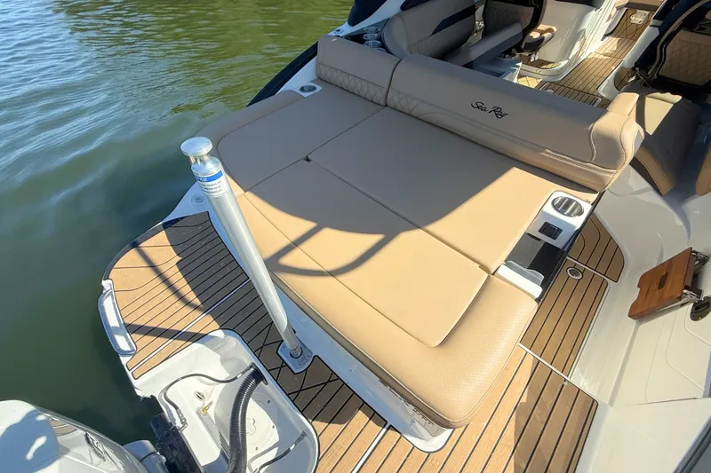 Slide: The Image of Sea Ray SLX 260 Outboard 2026 - 8
