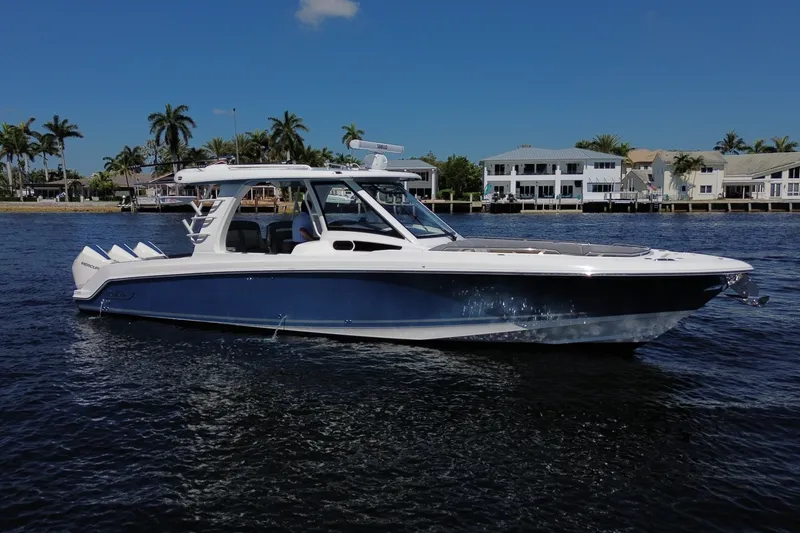 Slide: The Image of Boston Whaler 350 REALM 2024 - 13