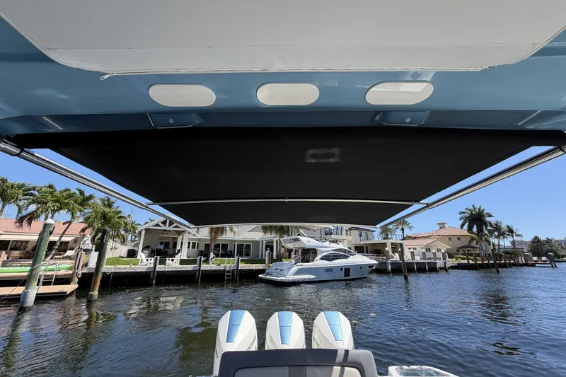 Slide: The Image of Boston Whaler 350 REALM 2024 - 42