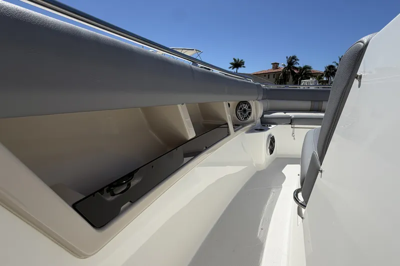 Slide: The Image of Boston Whaler 350 REALM 2024 - 66
