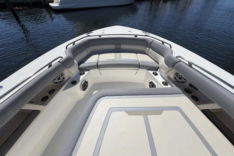 Slide: The Image of Boston Whaler 350 REALM 2024 - 68