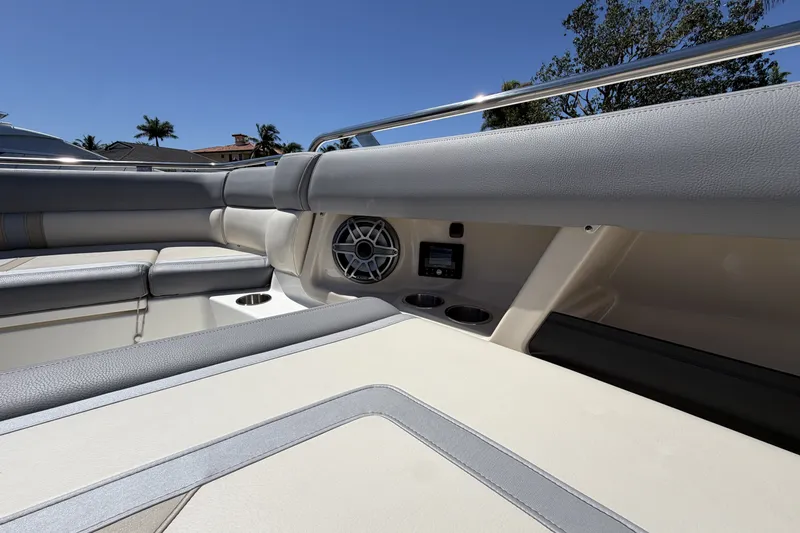 Slide: The Image of Boston Whaler 350 REALM 2024 - 69