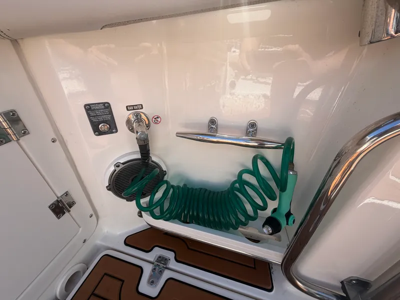 Slide: The Image of Boston Whaler 380 OUTRAGE 2021 - 15