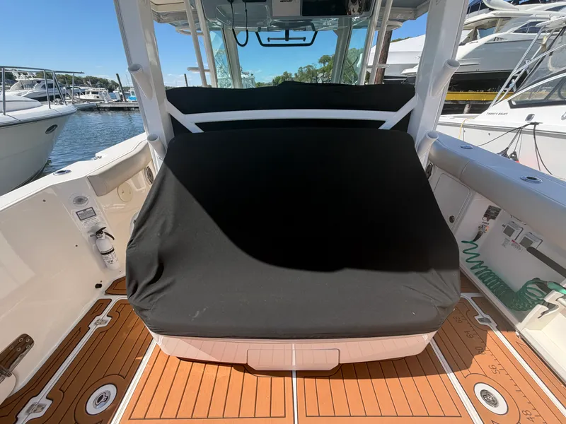 Slide: The Image of Boston Whaler 380 OUTRAGE 2021 - 2