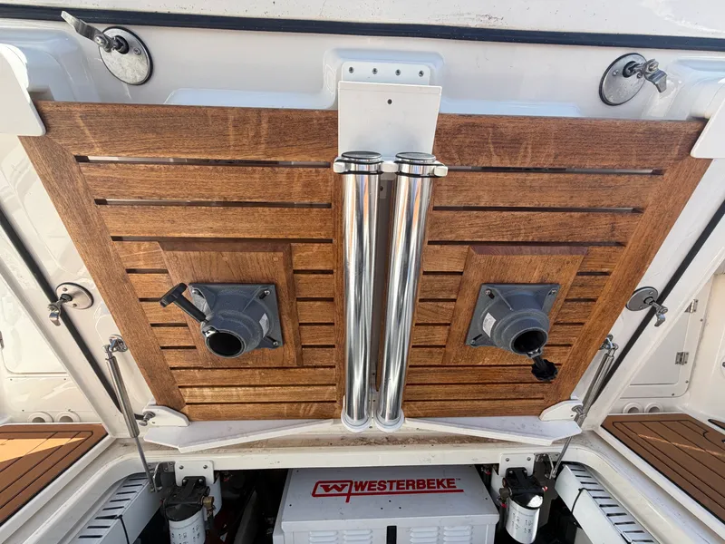 Slide: The Image of Boston Whaler 380 OUTRAGE 2021 - 20