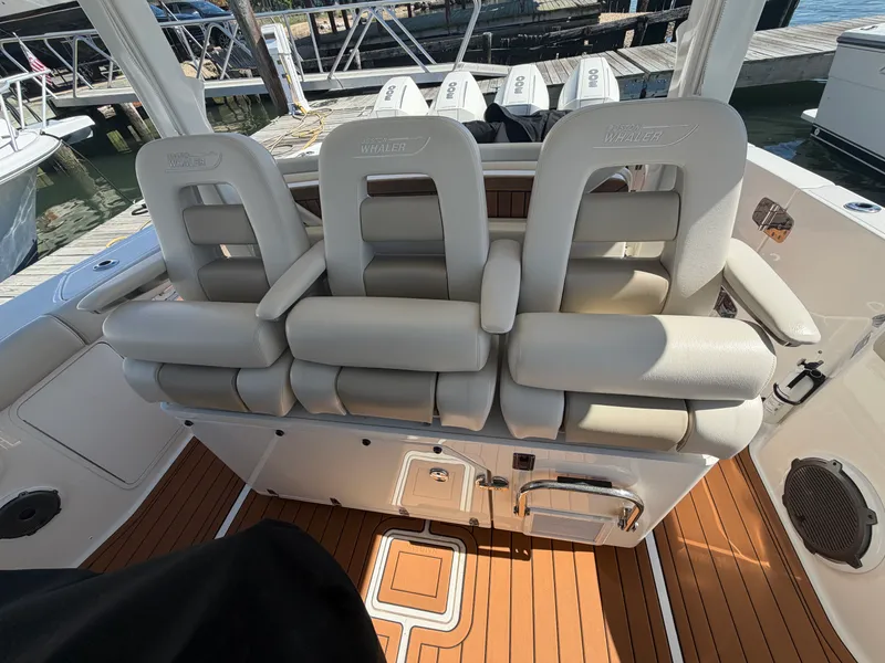 Slide: The Image of Boston Whaler 380 OUTRAGE 2021 - 26