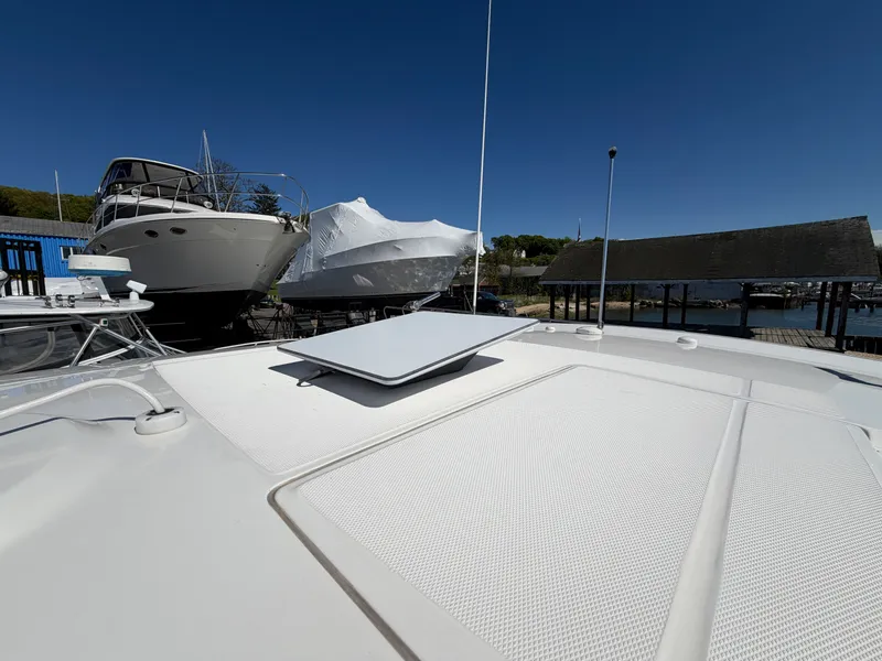 Slide: The Image of Boston Whaler 380 OUTRAGE 2021 - 51
