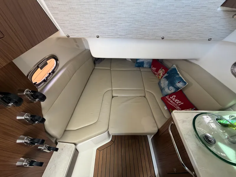 Slide: The Image of Boston Whaler 380 OUTRAGE 2021 - 53