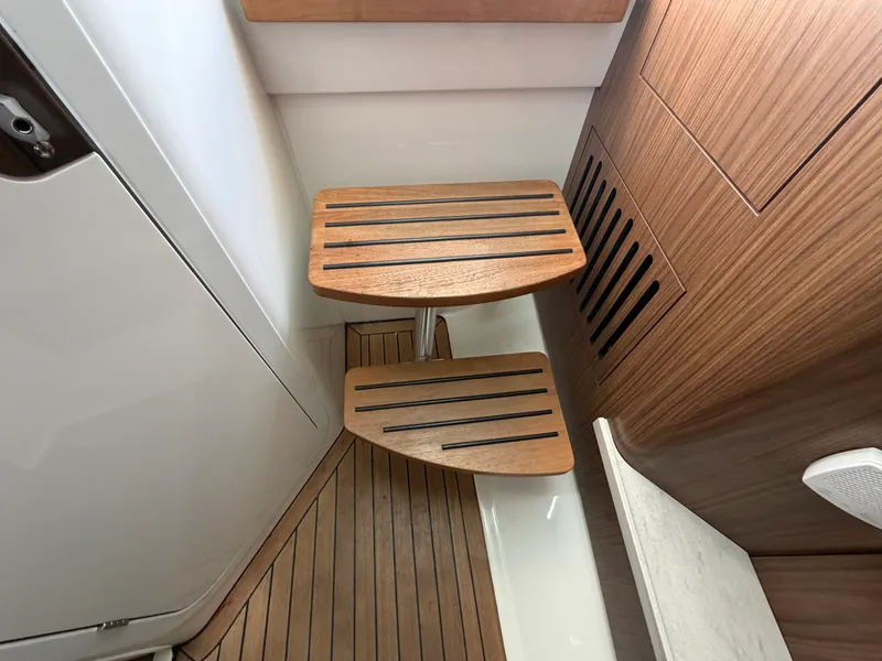 Slide: The Image of Boston Whaler 380 OUTRAGE 2021 - 57