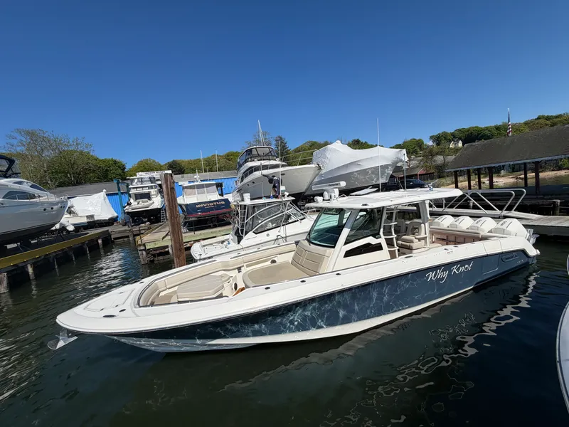 Slide: The Image of Boston Whaler 380 OUTRAGE 2021 - 61
