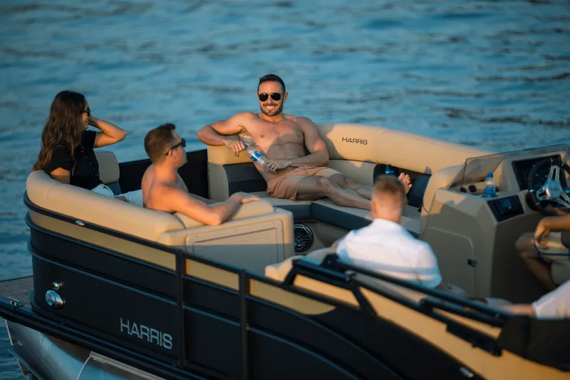 Slide: The Image of Harris 230 Cruiser 2025 - 27