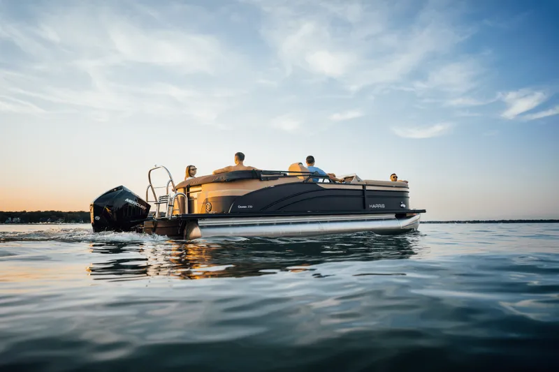 Slide: The Image of Harris 230 Cruiser 2025 - 8