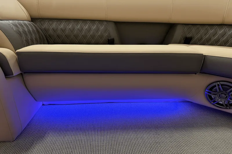 Slide: The Image of Harris 230 Sunliner 2025 - 11