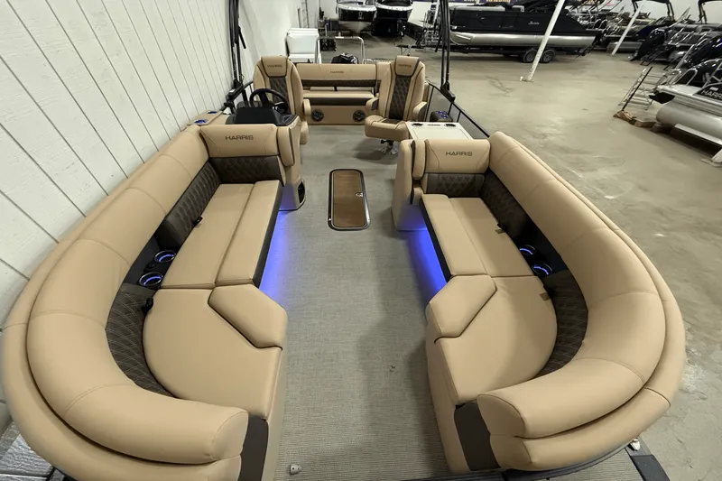 Slide: The Image of Harris 230 Sunliner 2025 - 2