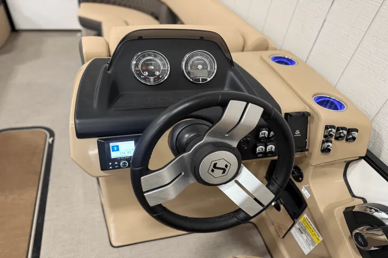 Slide: The Image of Harris 230 Sunliner 2025 - 8