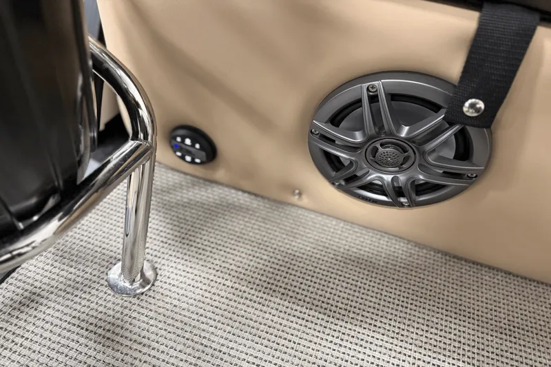 Slide: The Image of Harris 230 Sunliner 2025 - 9