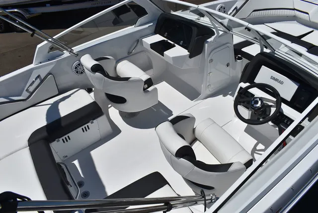 Slide: The Image of Stingray 20 SBX 2026 - 14