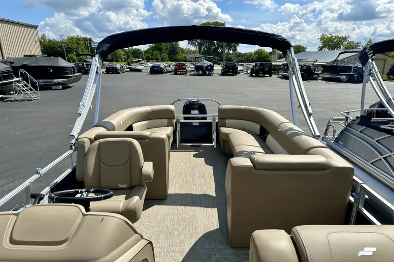 Slide: The Image of Starcraft LX 22 R 2025 - 11