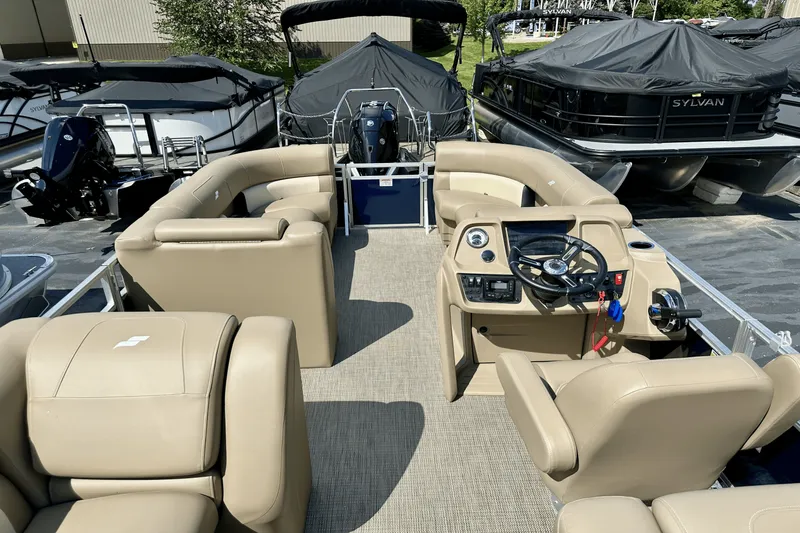 Slide: The Image of Starcraft LX 22 R 2025 - 12