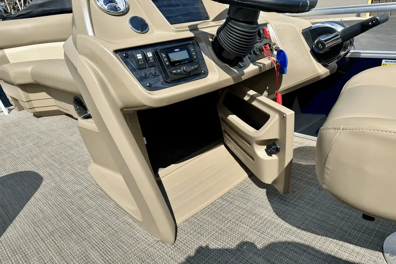 Slide: The Image of Starcraft LX 22 R 2025 - 18